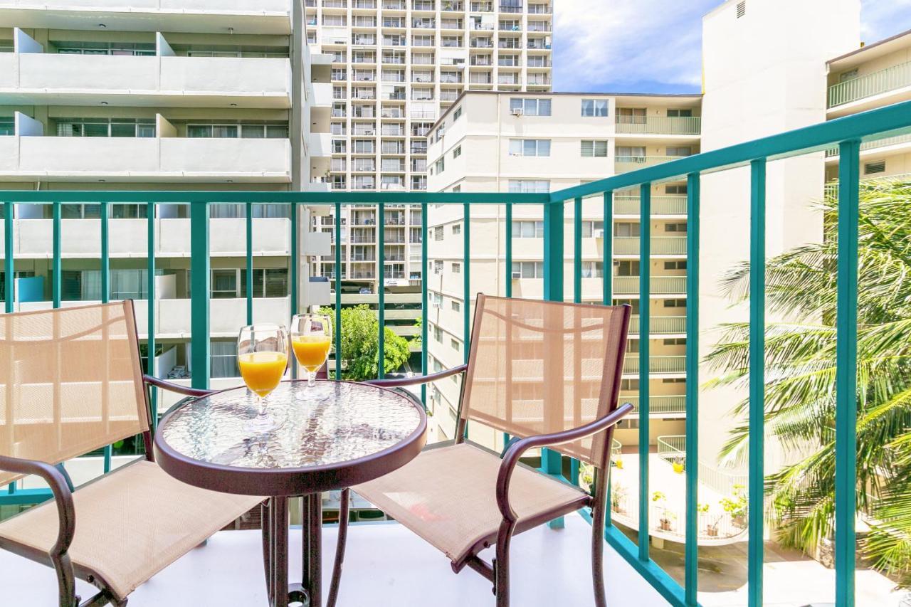 City View Studio With Pool Access In Aloha Surf! Гонолулу Екстер'єр фото