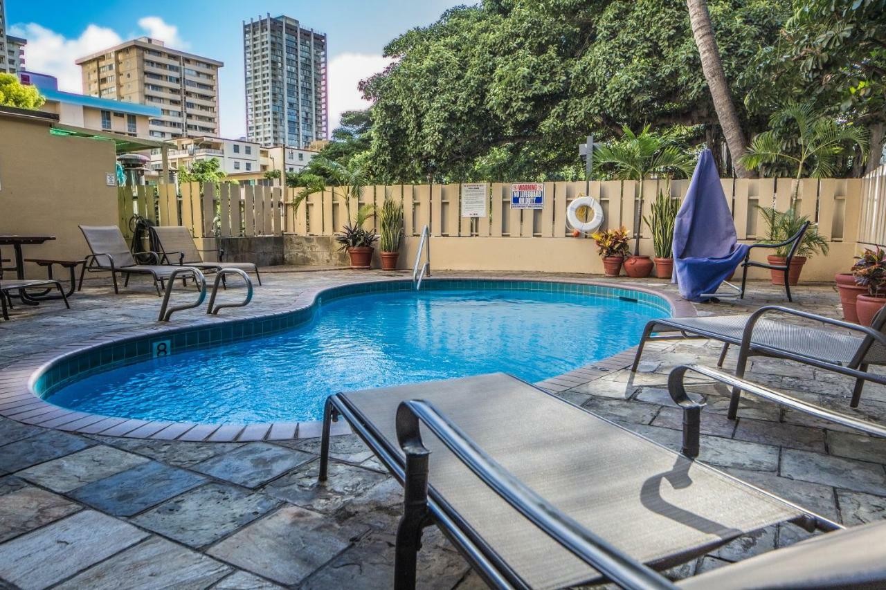 City View Studio With Pool Access In Aloha Surf! Гонолулу Екстер'єр фото